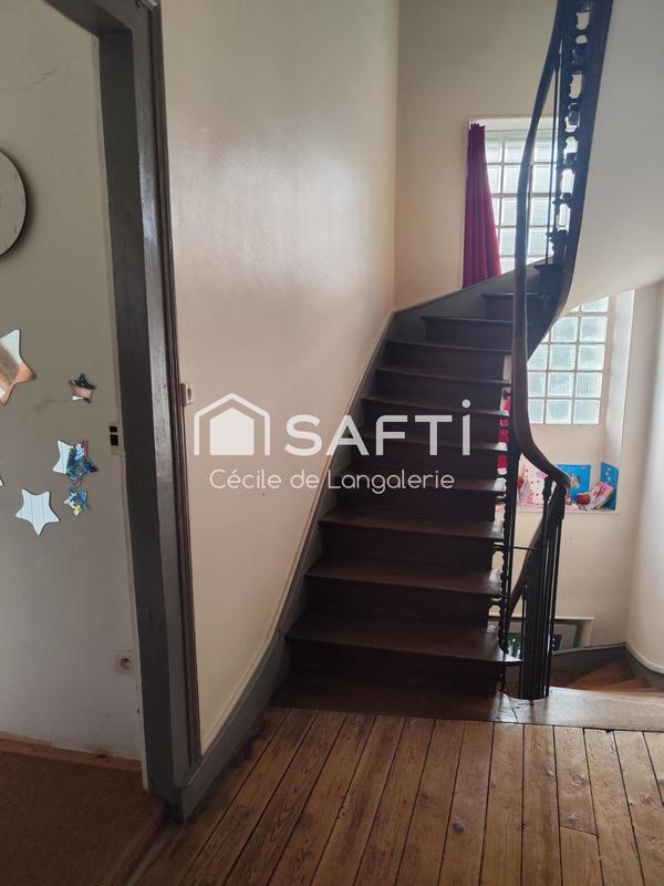 Maison - 210 m² - 6 pièces