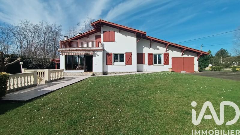 Maison - 180 m² - 5 pièces