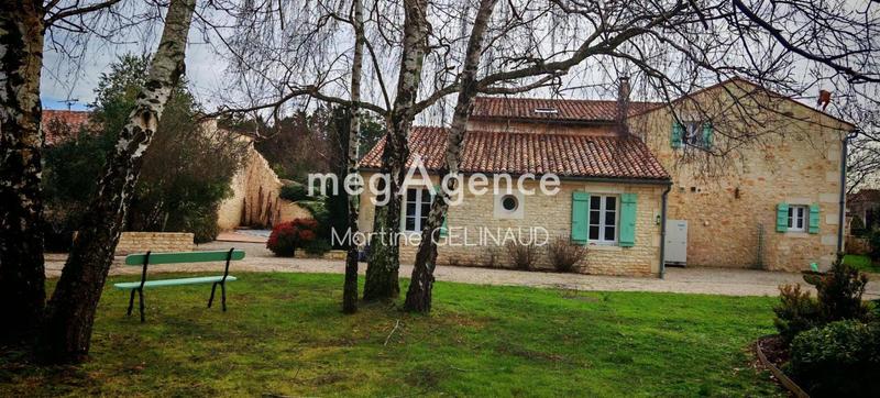 Maison - 295 m² - 8 pièces