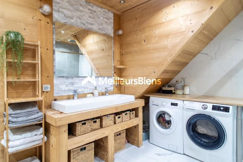 Propriété - 220 m² - 8 pièces