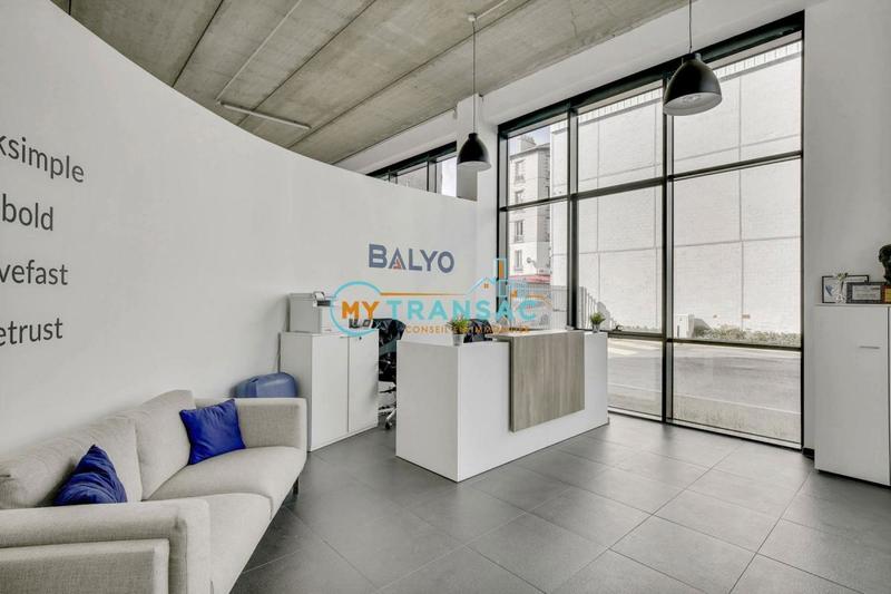 Local d'activité / Entrepôt - 3 292 m²