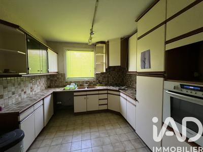 Maison - 183 m² - 9 pièces