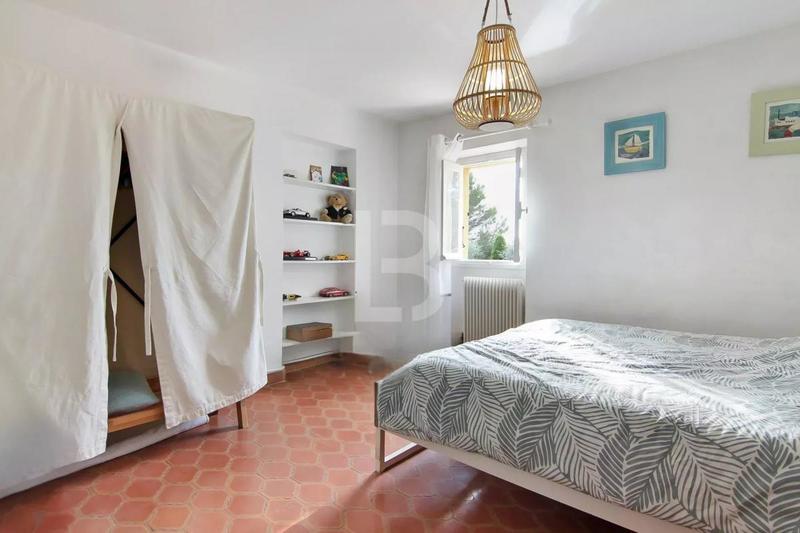 Mas - 161 m² - 7 pièces