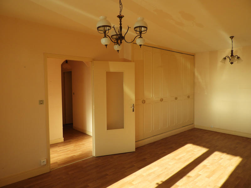 Maison - 95 m² - 6 pièces