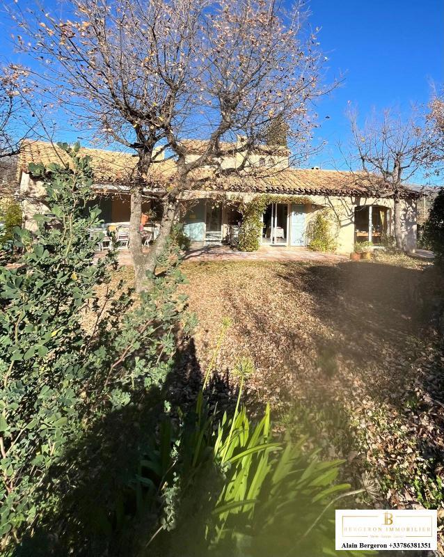 Maison traditionnelle - 157 m² - 6 pièces