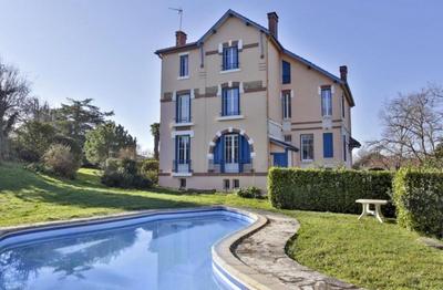 Maison - 190 m² - 8 pièces