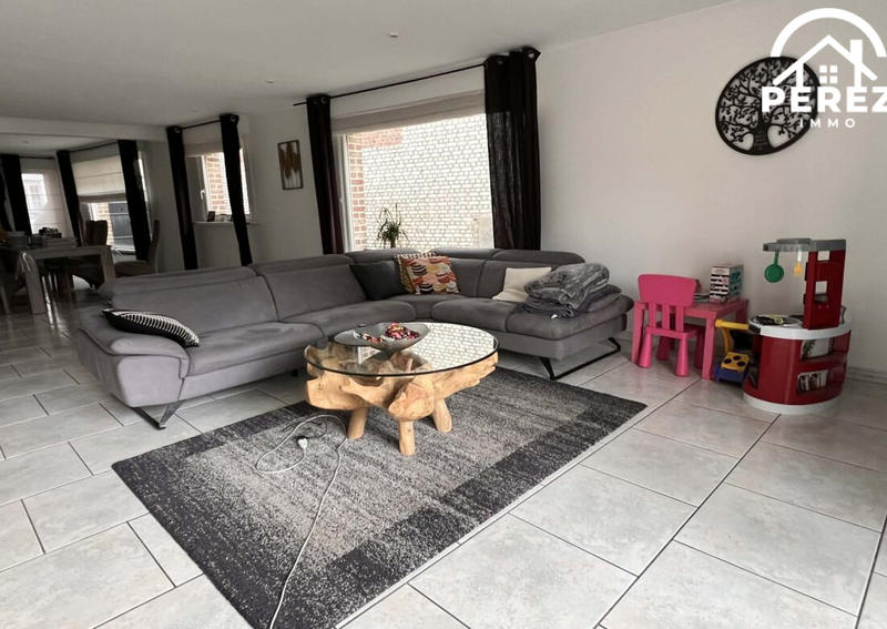 Maison - 202 m² - 8 pièces