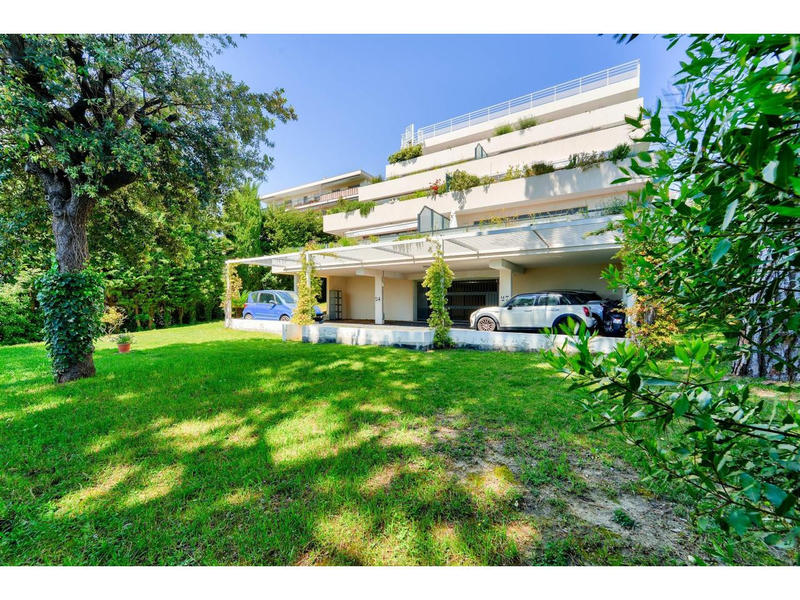 Appartement - 197 m² - 5 pièces