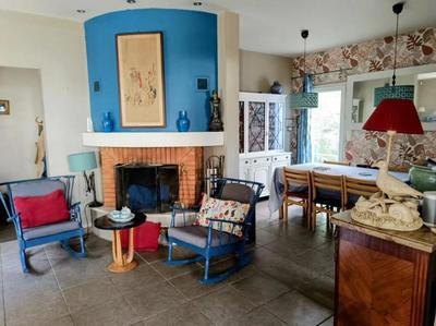 Maison - 137 m² - 9 pièces