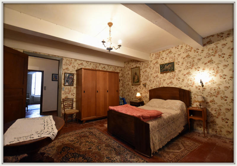 Maison - 209 m² - 8 pièces