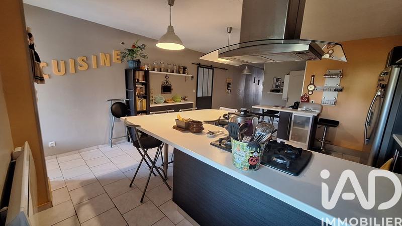 Maison - 230 m² - 6 pièces