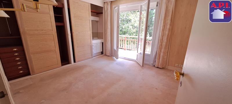 Maison - 244 m² - 8 pièces