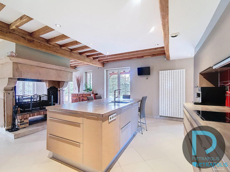 Maison - 280 m² - 9 pièces