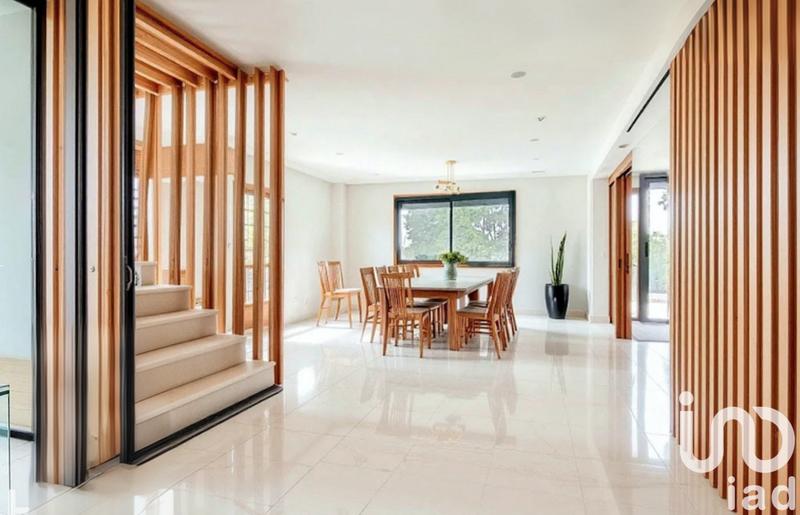 Maison de maîtres - 247 m² - 10 pièces