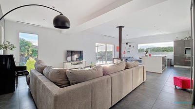 Maison - 137 m² - 6 pièces