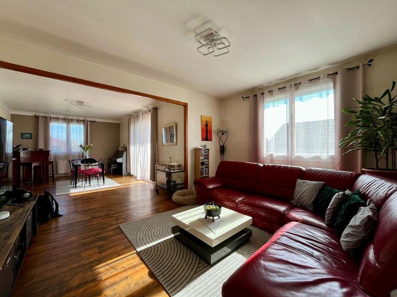 Maison - 206 m² - 8 pièces