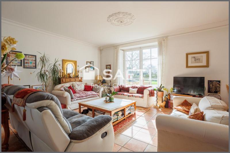 Maison - 228 m² - 7 pièces