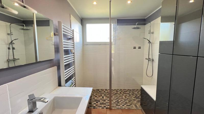 Maison - 102 m² - 4 pièces