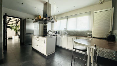 Pavillon - 215 m² - 7 pièces