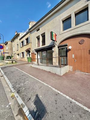 Local commercial - 121 m² - 2 pièces
