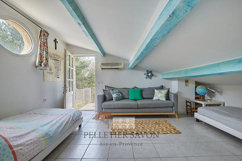 Maison - 225 m² - 7 pièces