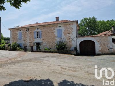 Maison - 220 m² - 8 pièces