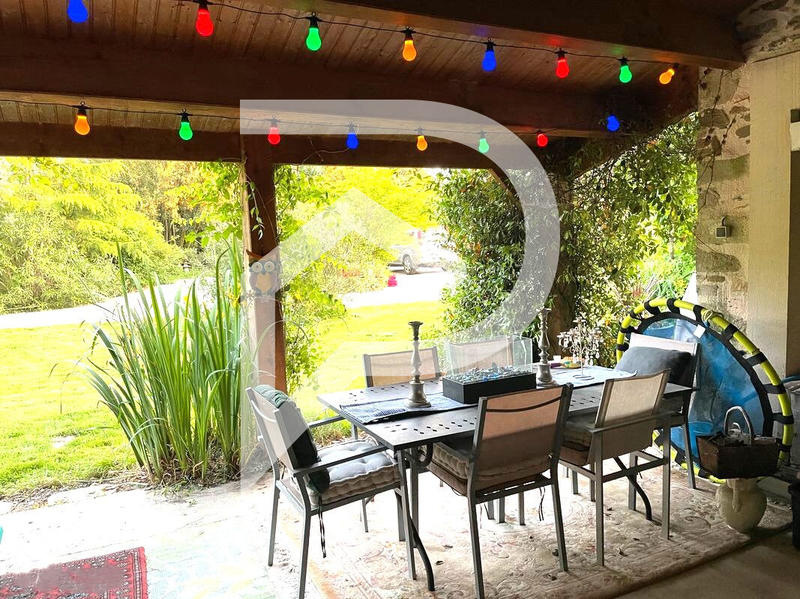 Maison - 229 m² - 7 pièces