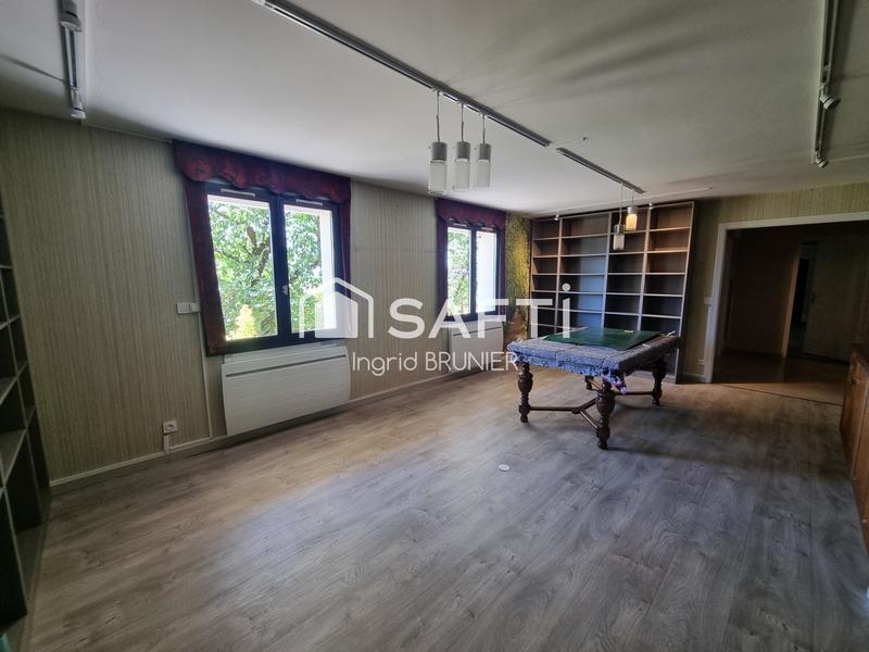 Maison - 257 m² - 9 pièces