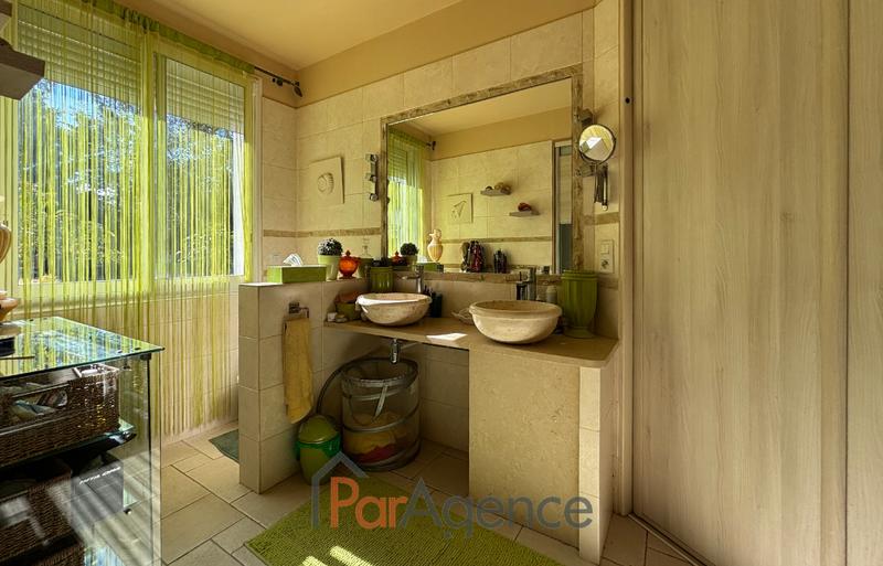 Maison - 235 m² - 6 pièces