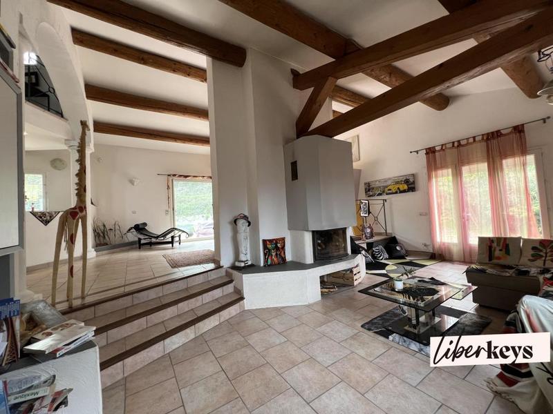 Propriété - 150 m² - 5 pièces