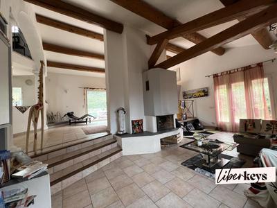 Propriété - 150 m² - 5 pièces