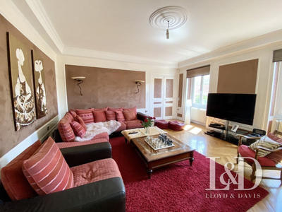 Maison - 340 m² - 10 pièces