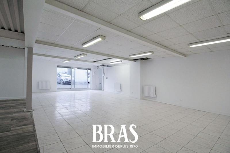 Local commercial - 111 m² - 1 pièce