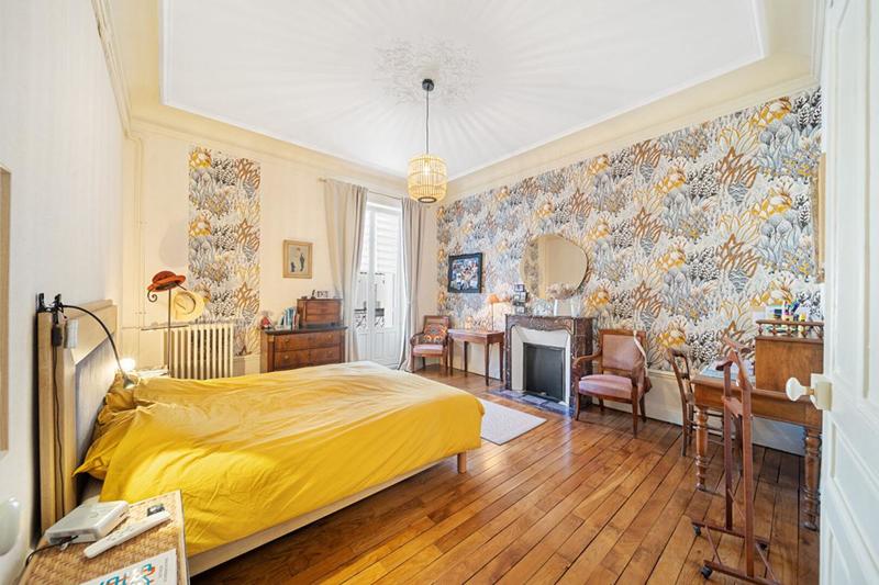 Appartement - 188 m² - 6 pièces