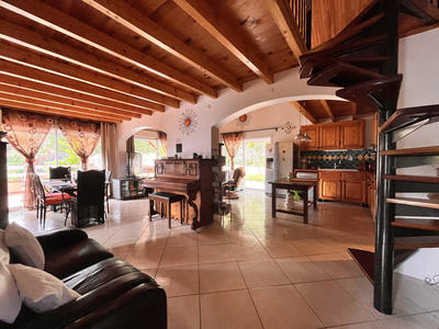 Maison - 147 m² - 6 pièces