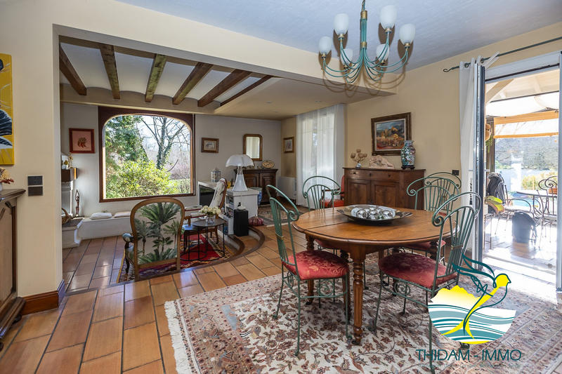 Maison - 170 m² - 6 pièces