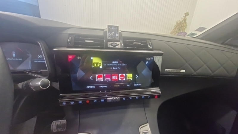 Ds Ds 7 Crossback Puretech 180 Eat8 Executive