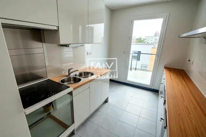 Appartement - 90 m² - 4 pièces