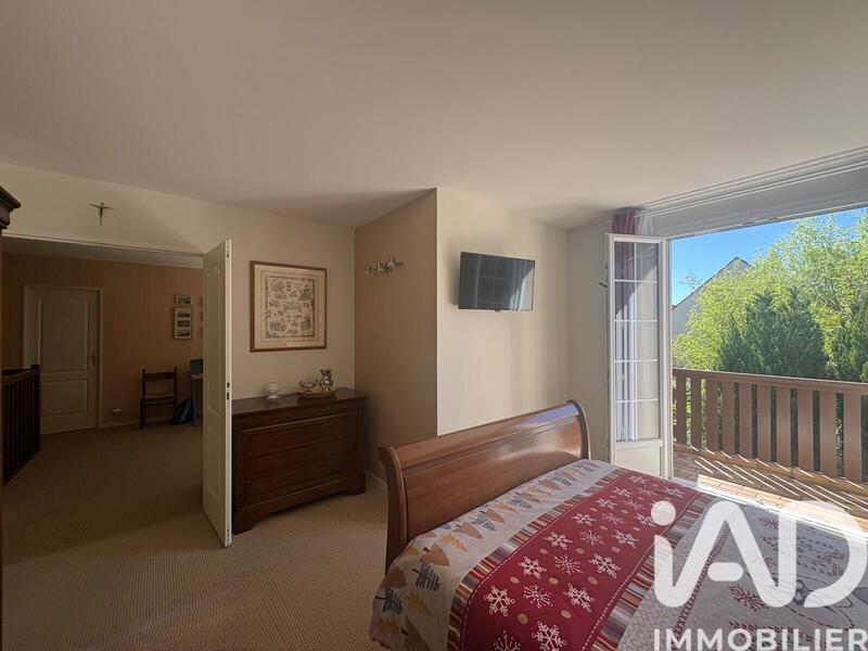 Maison - 170 m² - 7 pièces