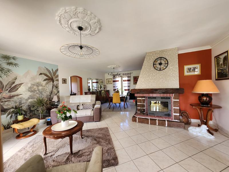 Maison - 160 m² - 9 pièces