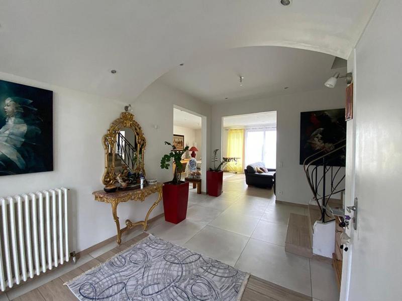 Maison - 230 m² - 6 pièces