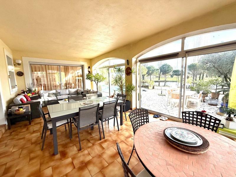 Maison - 225 m² - 6 pièces