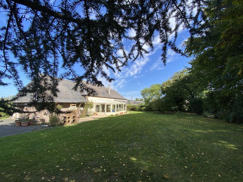 Maison - 227 m² - 7 pièces