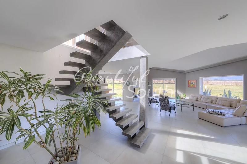 Maison - 279 m² - 6 pièces