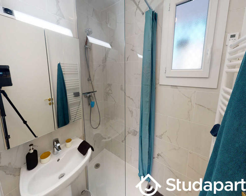 Chambre - 60 m² - 1 pièce