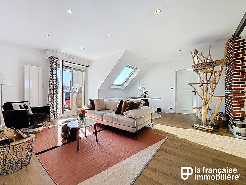 Appartement - 99 m² - 4 pièces