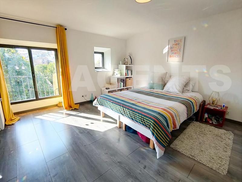 Maison - 205 m² - 7 pièces