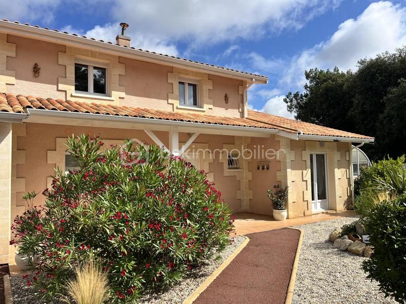 Villa - 210 m² - 6 pièces