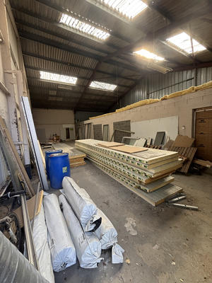 Local d'activités - 220 m²