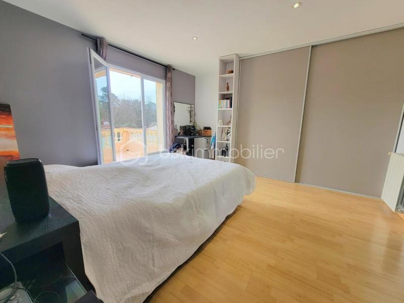 Villa - 240 m² - 8 pièces